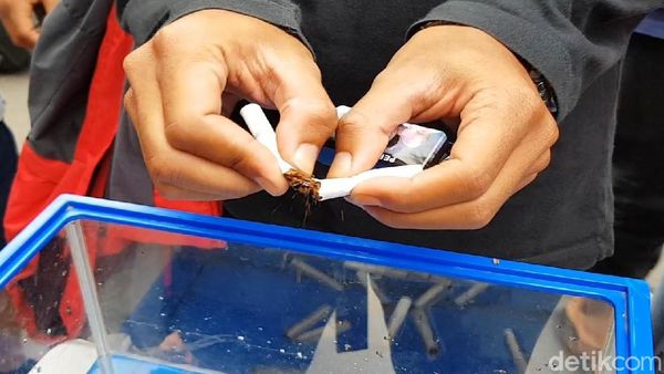 Go Barter, Aksi Tukar Rokok dengan Pisang
