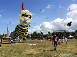 Weekend Ini Lihat Layang-layang Yuk di Pangandaran!