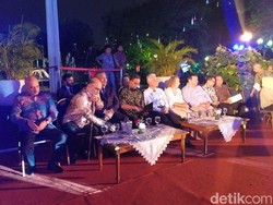 Anies Buka Panggung Musik Nusantara di Balai Kota