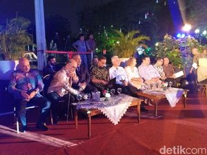 Anies Buka Panggung Musik Nusantara di Balai Kota Anies Buka Panggung Musik Nusantara di Balai Kota