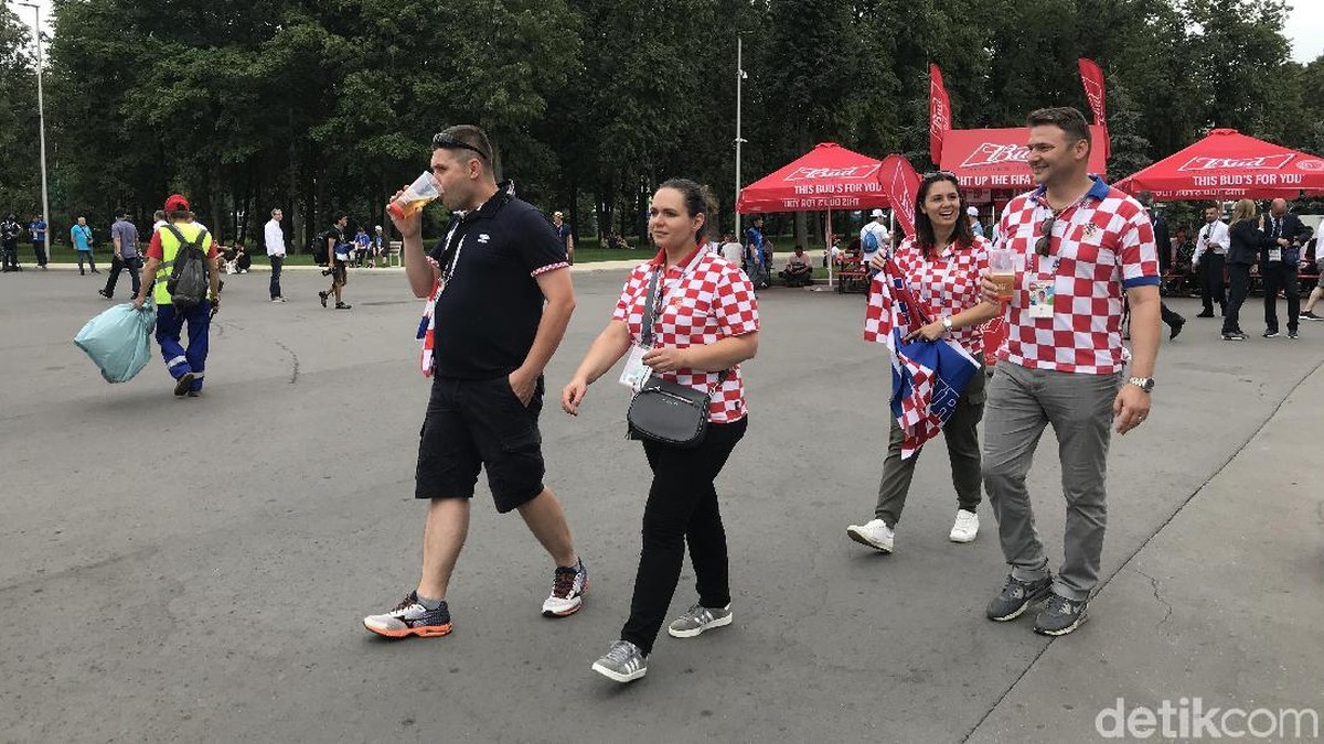 Suporter Kroasia jelang final Piala Dunia 2018 (Foto: Mohammad Resha Pratama/detikSport)