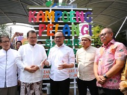 Menaker Hanif Resmikan Kampoeng Pelangi Sadar Jaminan Sosial