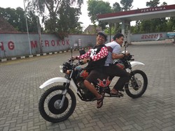 Bagaimana Rasanya Mencoba Motor Trail Bermuka Dua?