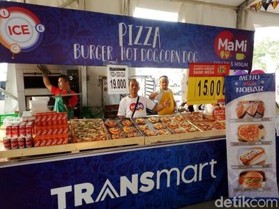 Mau Nobar di Sunburst? Transmart Siapkan Camilan Hingga Atribut Sepakbola