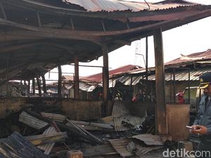 Cerita Pedagang Rugi Miliaran Rupiah Akibat Kebakaran Pasar Gedebage