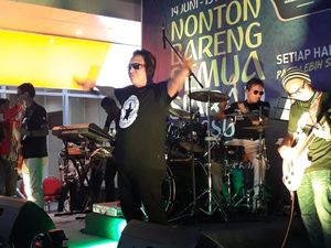 Kemeriahan Nobar Piala Dunia di Transmart Padang