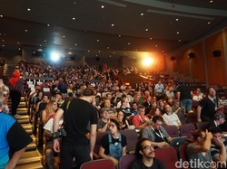 Penonton Indonesia di Kanada Antusias Nonton Buffalo Boys