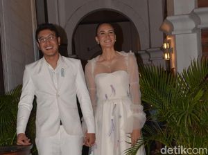 Kejutan Spesial di Resepsi Nadine Chandrawinata dan Dimas di Jakarta