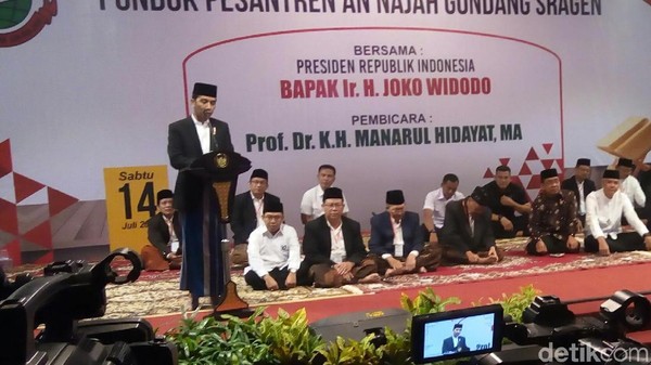 Di Ponpes Sragen Jokowi Bicara Soal Burung Di Dalam Sangkar