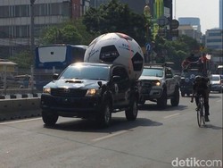 Semarak Giring Bola Raksasa di BSD untuk Sambut Final Piala Dunia