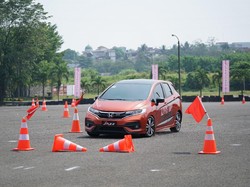 Bukan Teknologi Mobil Saja yang Harus Pintar, Orangnya Juga