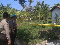 Video: Penggeledahan Rumah terkait Bom Panci di Mapolres Indramayu