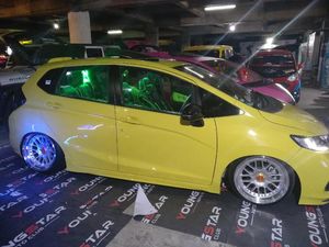 Ratusan Mobil Adu Keren di Malang