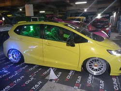 Ratusan Mobil Adu Keren di Malang