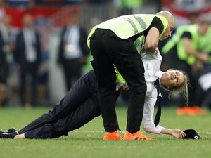 Aksi Protes di Final Piala Dunia, Ini Tuntutan Pussy Riot