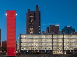 Begini Jadinya Kalau Kontainer Dijadikan Tempat Parkir