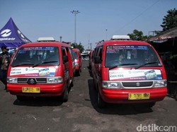 Anies Bilang Hanya 5% Sopir Angkot yang Punya SIM A Umum