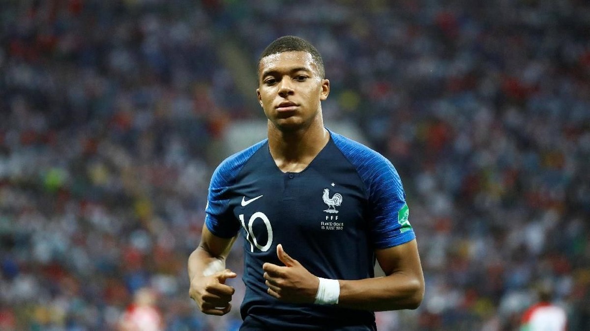 Di usia yang sama Kylian Mbappe lebih baik dibanding Thierry Henry dan David Trezeguet (REUTERS/Kai Pfaffenbach)