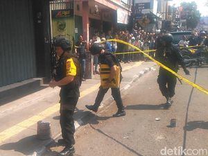 Tim Jibom Evakuasi Granat yang Hebohkan Warga Garut
