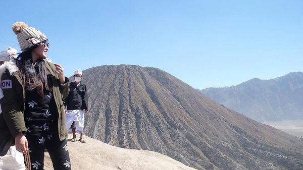 Tak Cuma Gila Bola, Ini Buktinya Via Vallen Juga Senang Olahraga