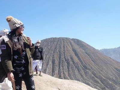 Tak Cuma Gila Bola, Ini Buktinya Via Vallen Juga Senang Olahraga