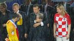Basah Kuyup Presiden Kroasia Semangati Pemainnya
