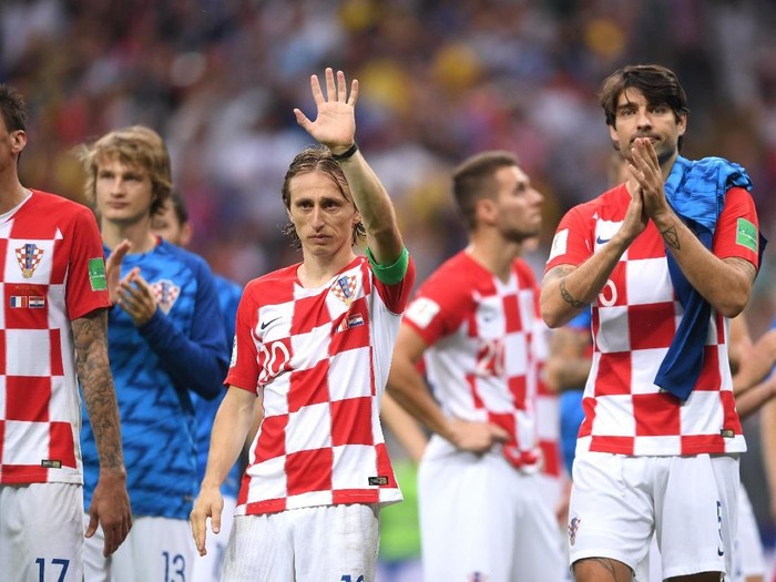 MOSCOW, RUSSIA - JULY 15:  Luka Modric of Croatia applauds fans after the 2018 FIFA World Cup Final between France and Croatia at Luzhniki Stadium on July 15, 2018 in Moscow, Russia.  (Photo by Laurence Griffiths/Getty Images)