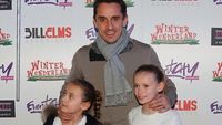 Akrabnya Eks Pemain Manchester United Gary Neville dan 2 Putrinya