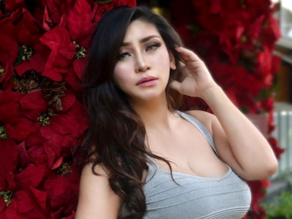 Seksi Abis! Foto Maternity Baby Margaretha