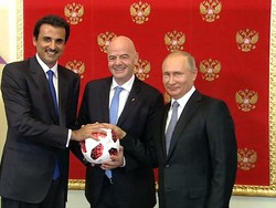 Putin Serahkan Estafet Tuan Rumah Piala Dunia ke Qatar