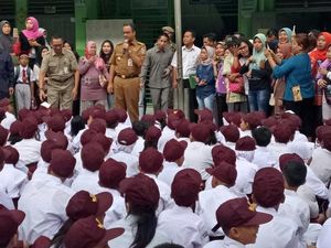 Banyak Masalah di Sekolah, Anies Minta Ortu Komunikasi dengan Guru Banyak Masalah di Sekolah, Anies Minta Ortu Komunikasi dengan Guru