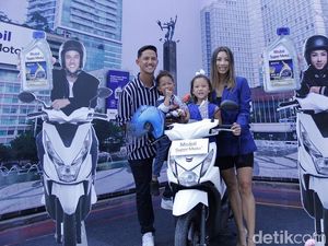 Irfan Bachdim Lebih Suka Naik Motor daripada Mobil Irfan Bachdim Lebih Suka Naik Motor daripada Mobil