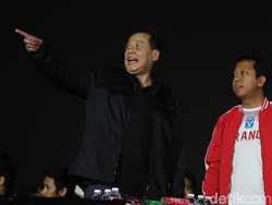 Chairman CT Corp Chairul Tanjung hingga Ketum Partai Persatuan Pembangunan (PPP) Romahurmuziy turut hadir di acara nonton bareng Piala Dunia 2018.