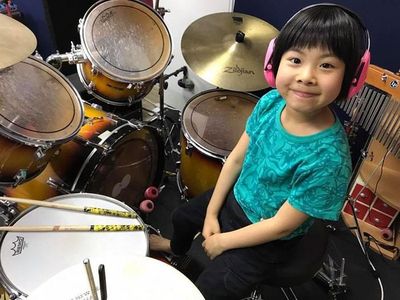 Ini Gadis 8 Tahun yang Aksi Drumnya Dipuji Robert Plant