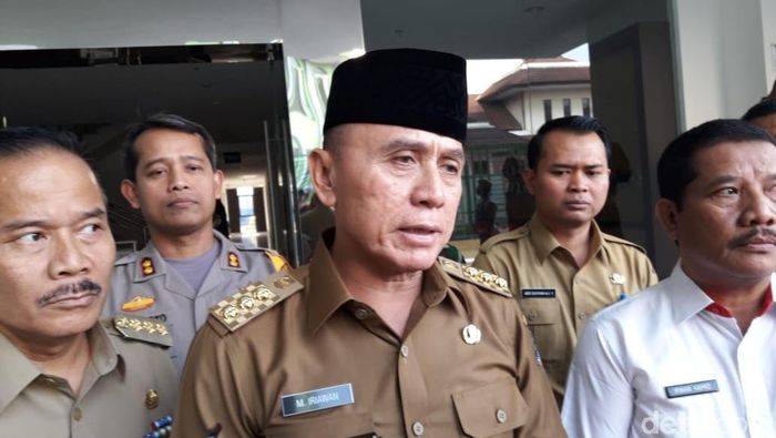 M Iriawan dapat dukungan tiga klub Liga 2 untuk jadi Ketum PSSI 2020-2024 (Isal Mawardi/detikcom) M Iriawan dapat dukungan tiga klub Liga 2 untuk jadi Ketum PSSI 2020-2024 (Isal Mawardi/detikcom)
