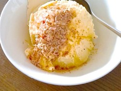 Viral! Es Krim Vanilla Ditaburi Katsuobushi Kayak Apa Rasanya Ya?