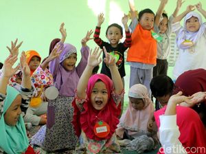 Gemas! Ketika Melihat Anak-anak TK Ini Semangat Bersekolah Gemas! Ketika Melihat Anak-anak TK Ini Semangat Bersekolah