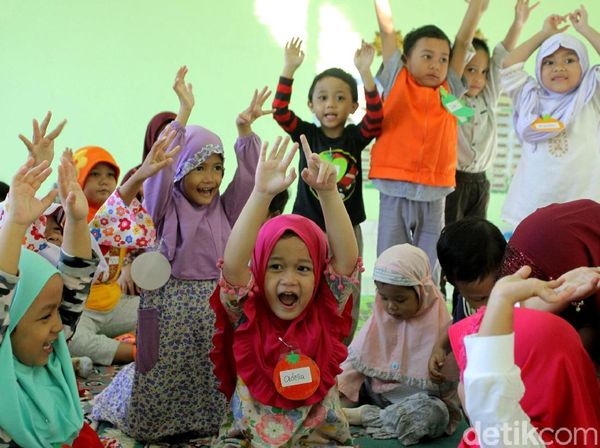 Gemas! Ketika Melihat Anak-anak TK Ini Semangat Bersekolah