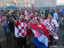 Boleh jadi bagi fans Kroasia, keberhasilan lolos ke final sudah jadi prestasi luar biasa bagi negara yang cuma berpenduduk 4,4 juta jiwa. M Resha Pratama/detikSport, taken with OPPO F7.