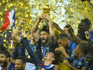 Penuhi Nazar Juara Piala Dunia, Giroud Kini Cepak Penuhi Nazar Juara Piala Dunia, Giroud Kini Cepak