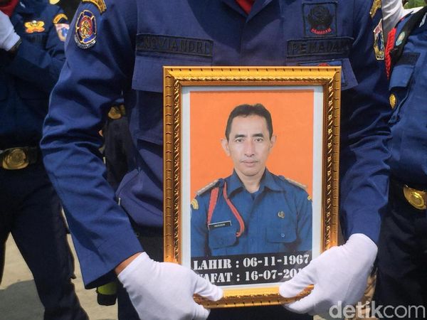 Foto: Haeruddin, Petugas Damkar Jakut yang Mati Syahid dalam Tugas