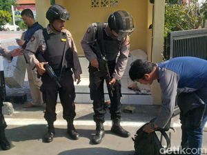 Pasca Penyerangan Mapolres Indramayu, Polisi Perketat Penjagaan Pasca Penyerangan Mapolres Indramayu, Polisi Perketat Penjagaan