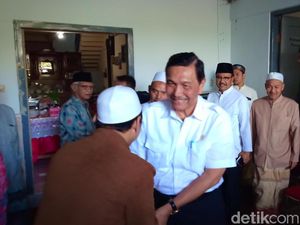 Minta Saran Kiai, Luhut Sowan ke Ponpes Lirboyo Minta Saran Kiai, Luhut Sowan ke Ponpes Lirboyo