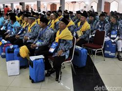 Dimulai Besok, Cek Jadwal Keberangkatan Jemaah Haji Kloter 1