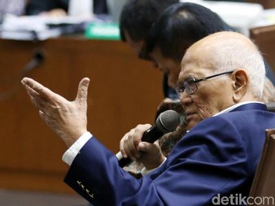 Dorodjatun Kuntjoro-Jakti Bersaksi dalam Kasus BLBI