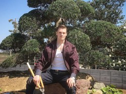 Model Swedia Ini Pindah Kewarganegaraan Demi Jadi Tukang Kebun di Jepang