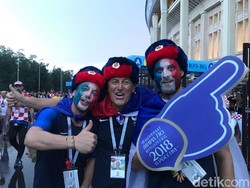 Inilah kegembiraan fans Prancis usai kemenangan negaranya di final Piala Dunia 2018. Prancis menang dengan skor 4-2. M Resha Pratama/detikSport, taken with OPPO F7.