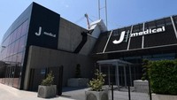 Ini adalah J-Medical, pusat medis Juventus yang terletak di sebelah tribune timur Juventus Stadium. Di tempat inilah Ronaldo menjalani tes medis pada Senin (16/7/2018). Foto: Miguel Medina/AFP.