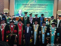 Bos Mayapada Dianugerahi Gelar Doktor HC dari Unand