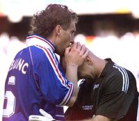 Jimat Prancis di Piala Dunia: Dulu Kepala Barthez, Kini Kumis Rami